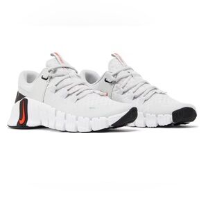 Brand new Women’s Nike Free Metcon 5 ‘Photon Dust Picante Red’